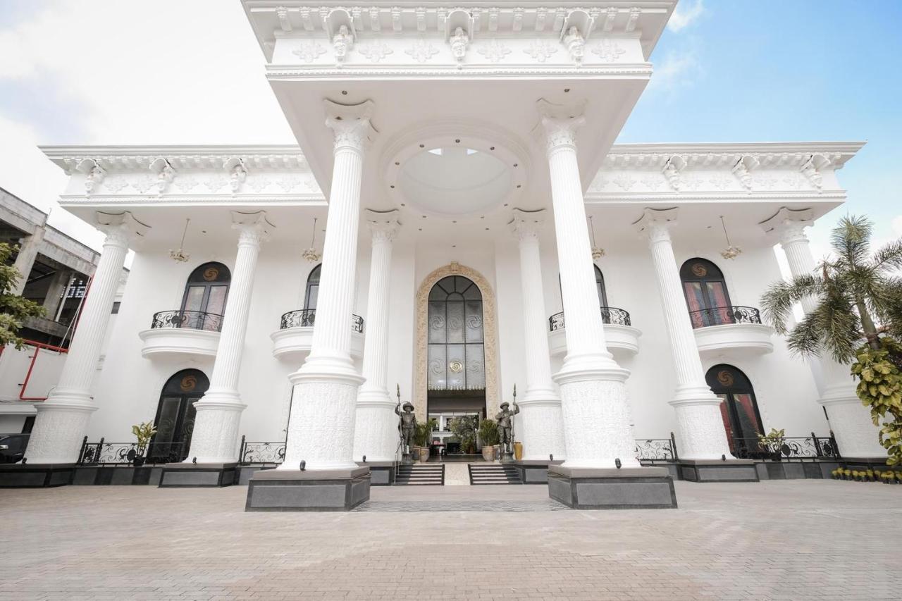 The Grand Palace Hotel Yogyakarta Esterno foto