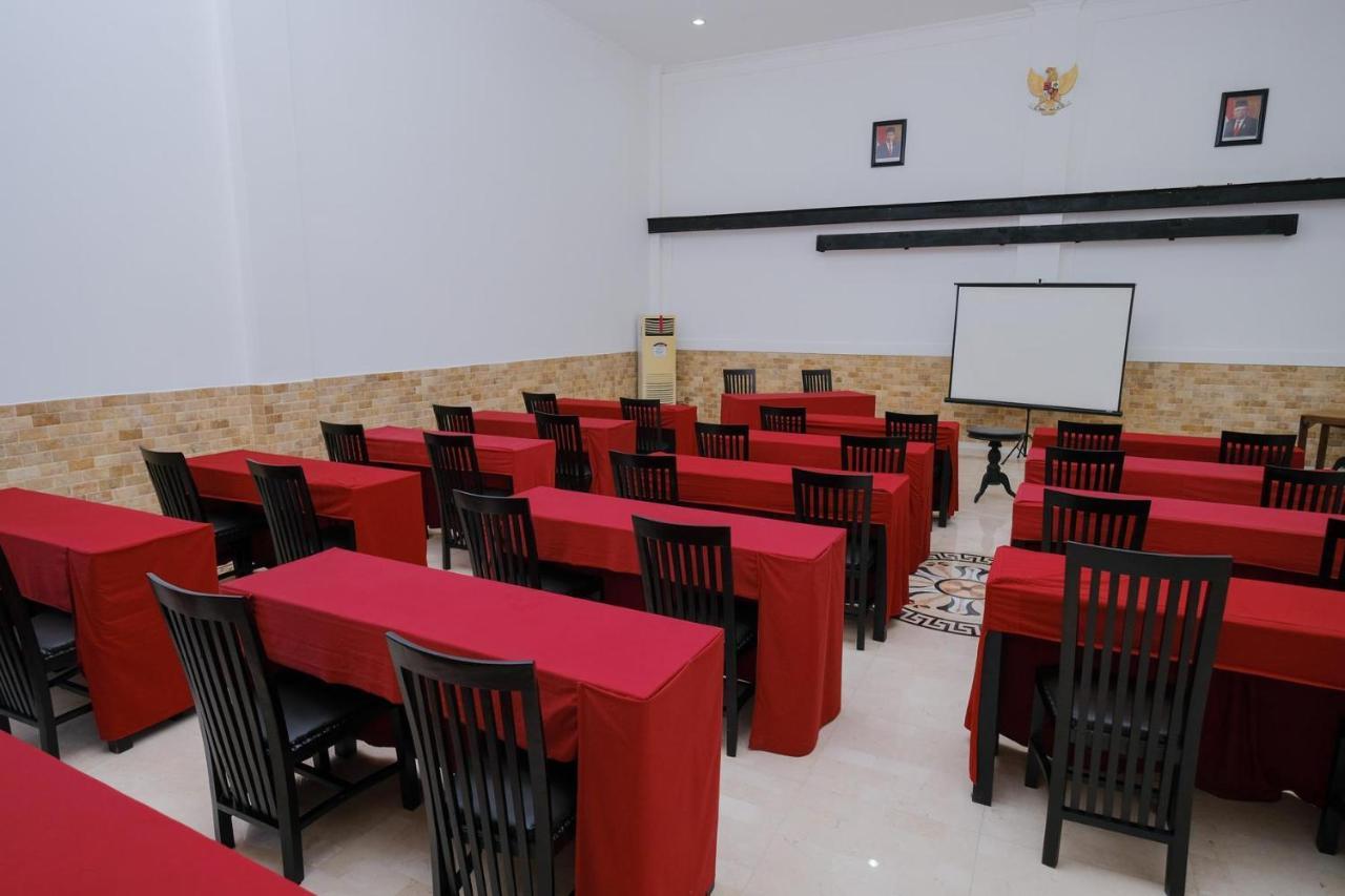 The Grand Palace Hotel Yogyakarta Esterno foto