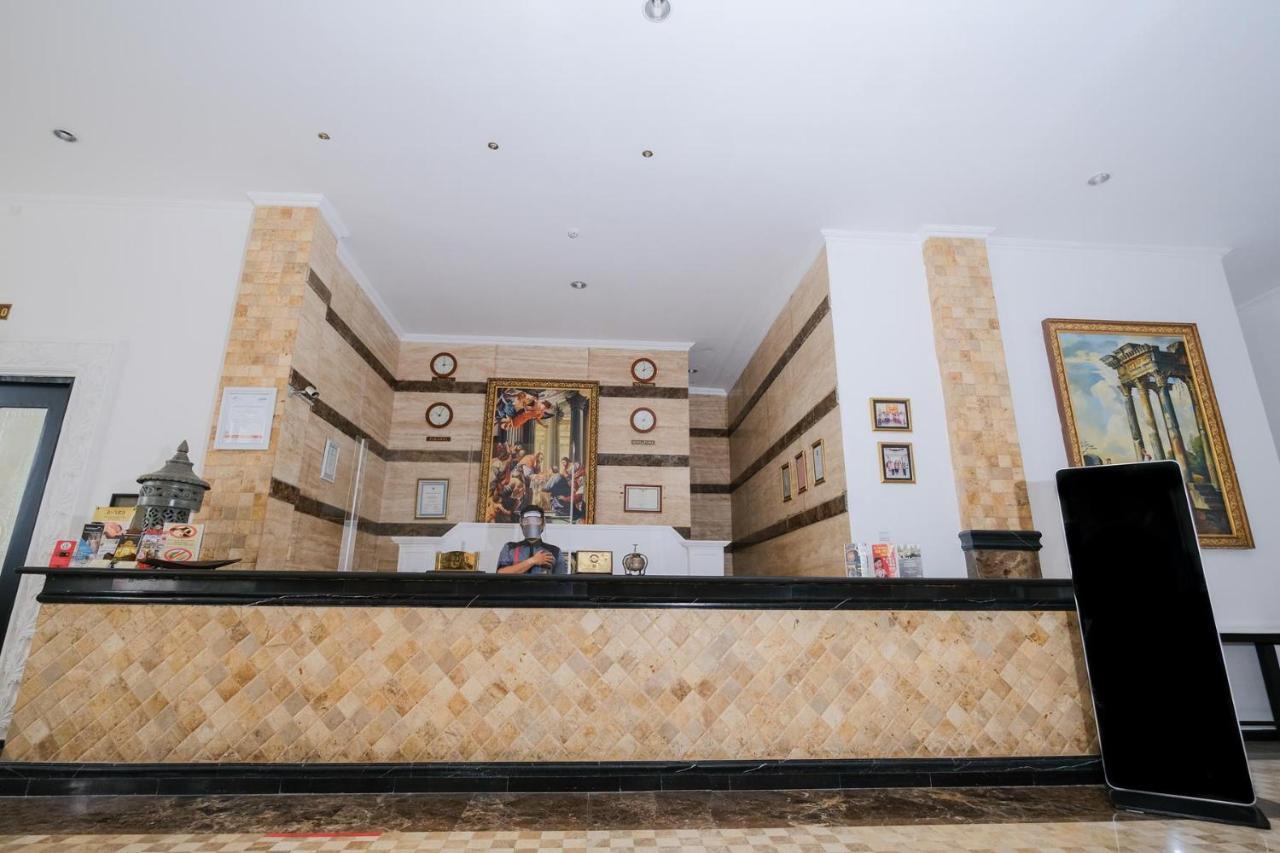 The Grand Palace Hotel Yogyakarta Esterno foto
