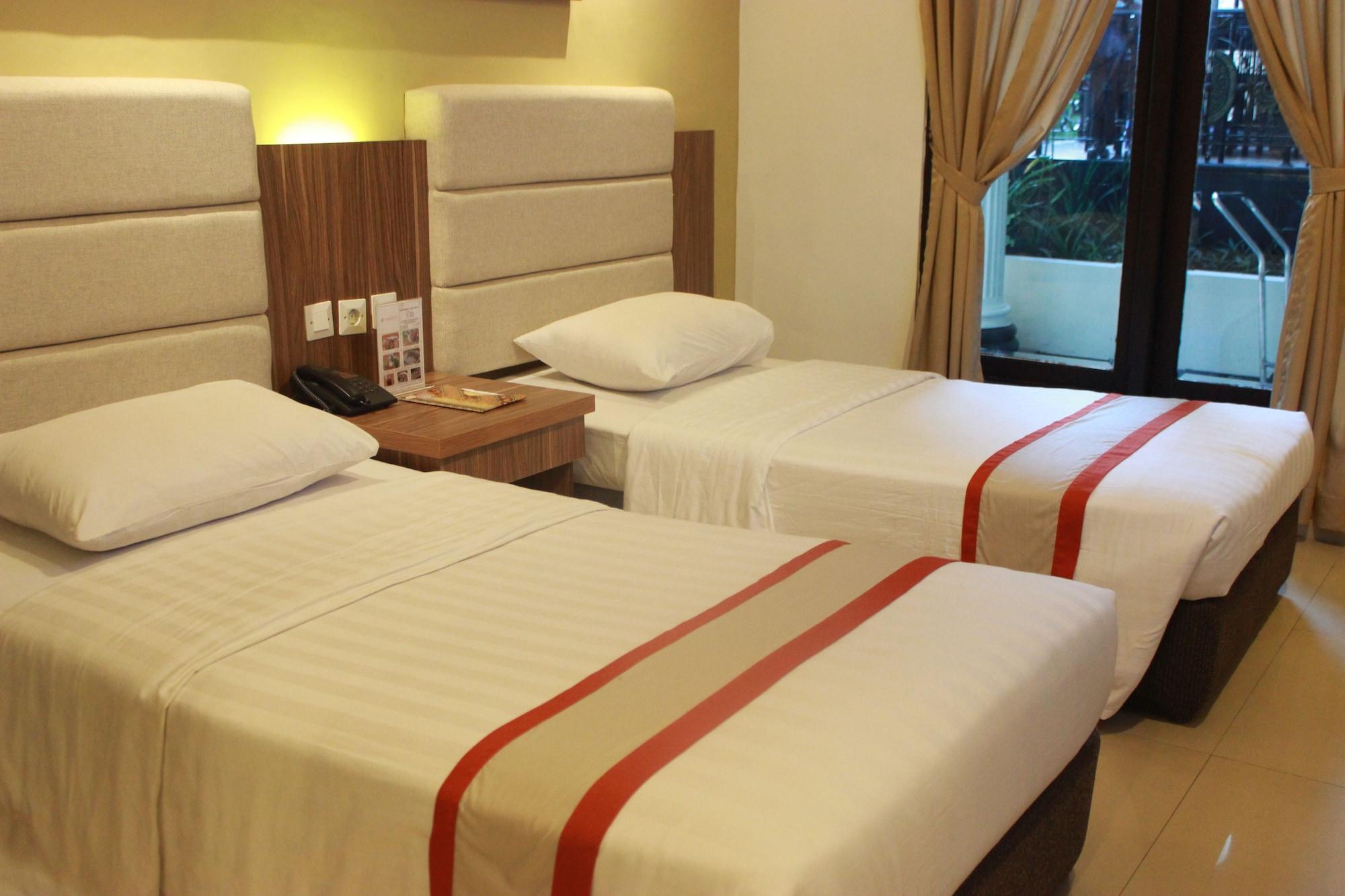 The Grand Palace Hotel Yogyakarta Esterno foto